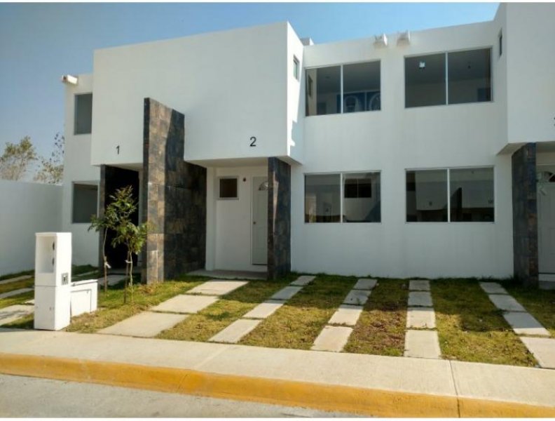 Foto Casa en Venta en lago residencial, Estado de México, Mexico - $ 1.150.000 - CAV232093 - BienesOnLine