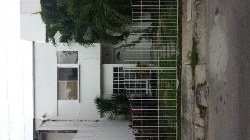 Foto Casa en Venta en SOL DEL MAYAB, Cancún, Quintana Roo - $ 990.000 - CAV151044 - BienesOnLine