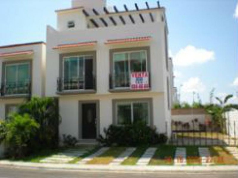 Foto Casa en Venta en CASA BONITA, Cancún, Quintana Roo - $ 2.200.000 - CAV152229 - BienesOnLine