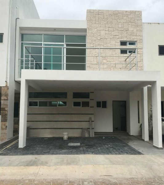 Foto Casa en Venta en Residencial Arbolada Cancún, Cancún, Quintana Roo - $ 2.400.000 - CAV185562 - BienesOnLine