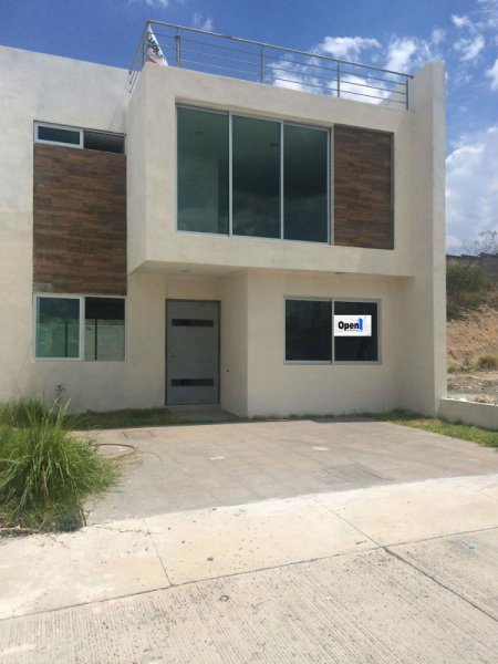 Foto Casa en Venta en Paseo del Parque Tres Marías, Morelia, Michoacan de Ocampo - $ 2.000.000 - CAV188654 - BienesOnLine