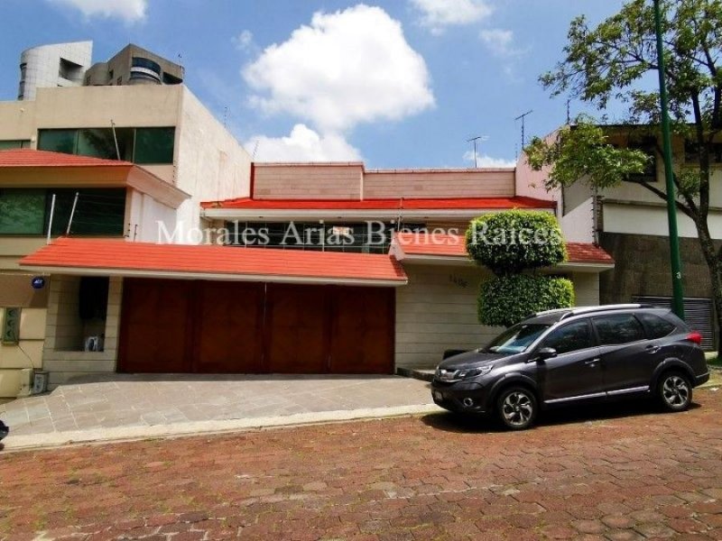 Casa en Venta en Jardines en la Montaña Tlalpan, Distrito Federal