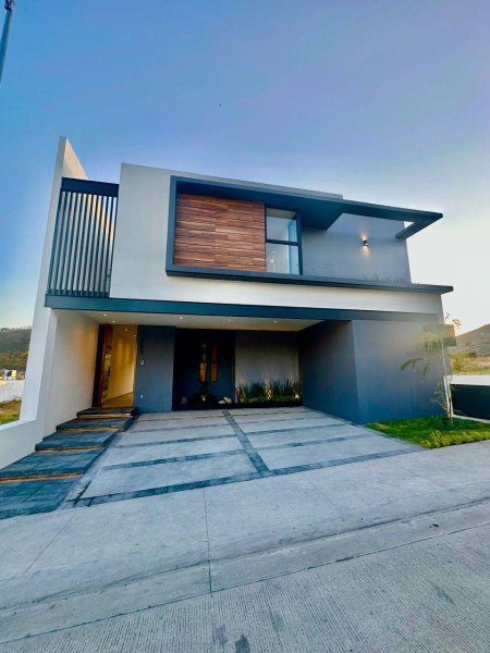 Casa nueva en venta en Fraccionamiento Álamos en ciudad Tres Marías Morelia Michoacán 