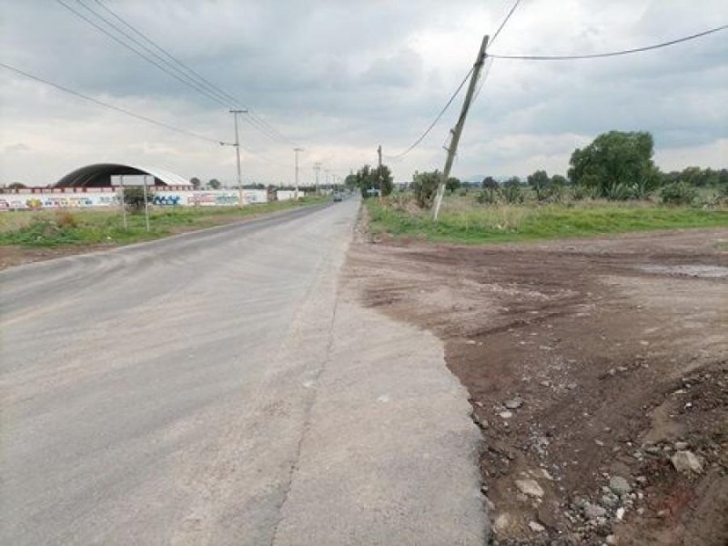 Se vende terreno sobre carretera en Tecámac