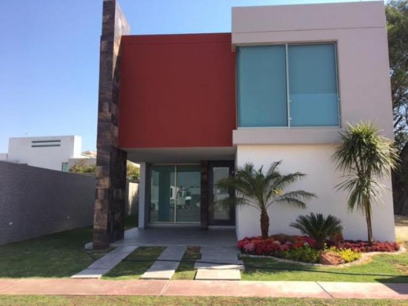 Foto Casa en Venta en LOS GAVILANES, Tlajomulco de Zúñiga, Jalisco - $ 4.695.000 - CAV225309 - BienesOnLine