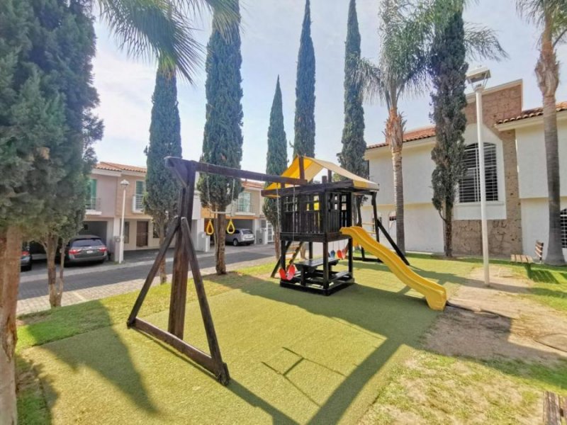 Foto Casa en Venta en zona cerca PARQUE METROPOLITANO, Zapopan, Jalisco - $ 4.300.000 - CAV323147 - BienesOnLine