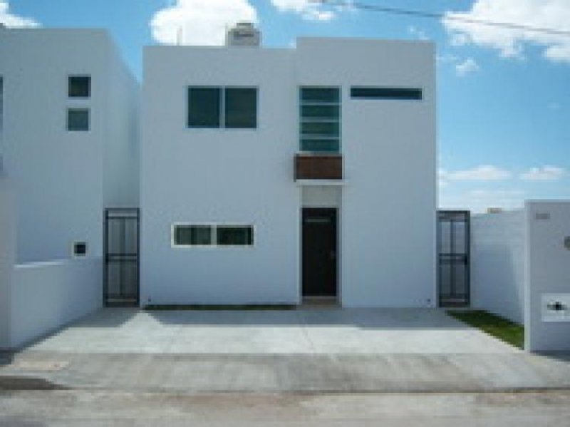 Foto Casa en Venta en LEANDRO VALLE, Mérida, Yucatan - $ 970.000 - CAV42387 - BienesOnLine