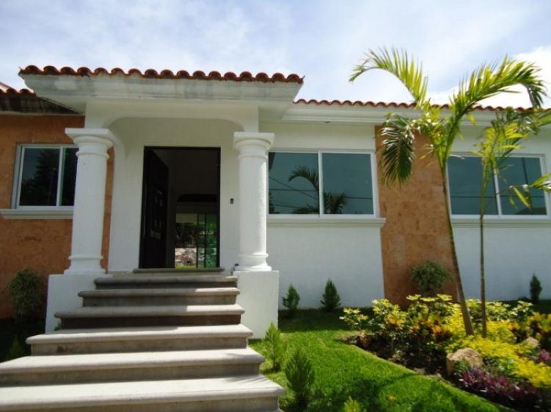 Foto Casa en Venta en Fraccionamiento Lomas de Cocoyoc, Morelos - $ 2.100.000 - CAV40464 - BienesOnLine