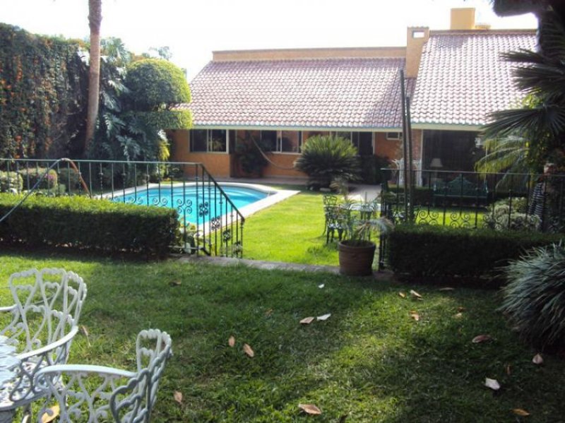 Foto Casa en Venta en Acapantzingo, Cuernavaca, Morelos - $ 4.200.000 - CAV114081 - BienesOnLine