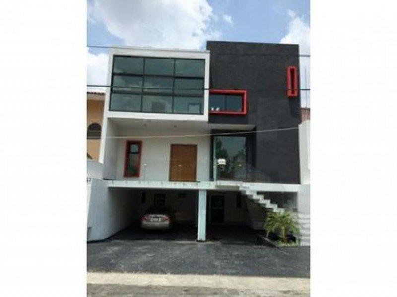 Foto Casa en Venta en VILLA UNIVERSIDAD, Zapopan, Jalisco - $ 8.250.000 - CAV147326 - BienesOnLine