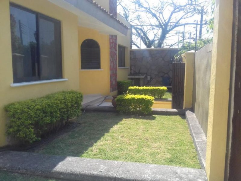 Foto Casa en Venta en Burgos, Cuernavaca, Morelos - $ 2.700.000 - CAV267006 - BienesOnLine