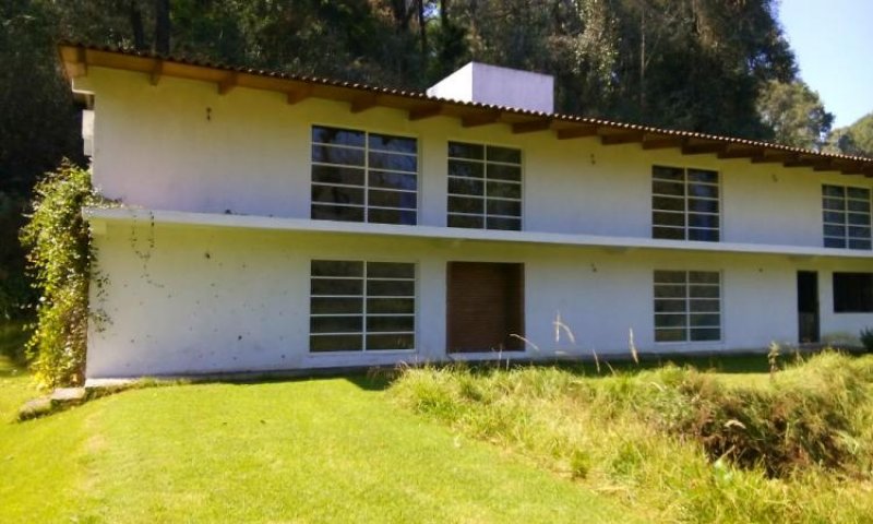 Foto Casa en Venta en Cerro Colorado, Valle de Bravo, Mexico - $ 2.550.000 - CAV166093 - BienesOnLine