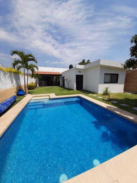 Foto Casa en Venta en Vergeles De Oaxtepec, Oaxtepec, Morelos - $ 3.450.000 - CAV324705 - BienesOnLine