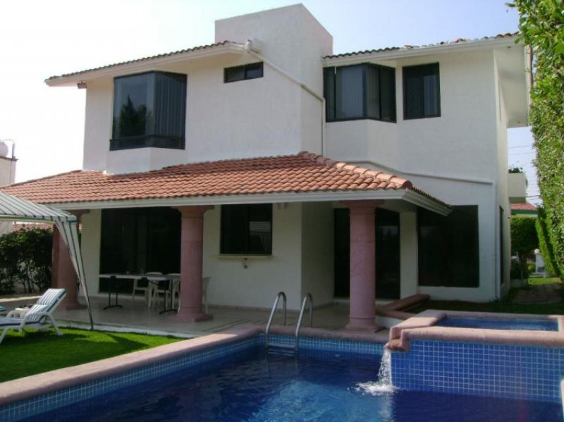 Foto Casa en Venta en Lomas de Cocoyoc, Atlatlahucan, Morelos - $ 3.200.000 - CAV118071 - BienesOnLine