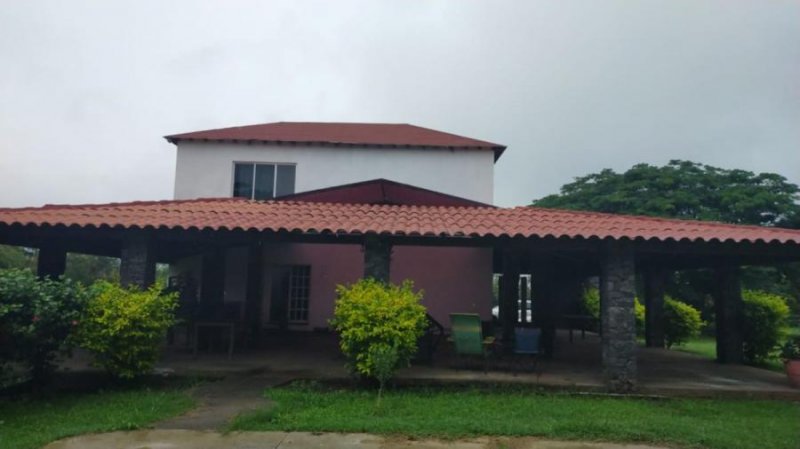 Casa en Venta en  Carretera a La Caja, Comala, Colima