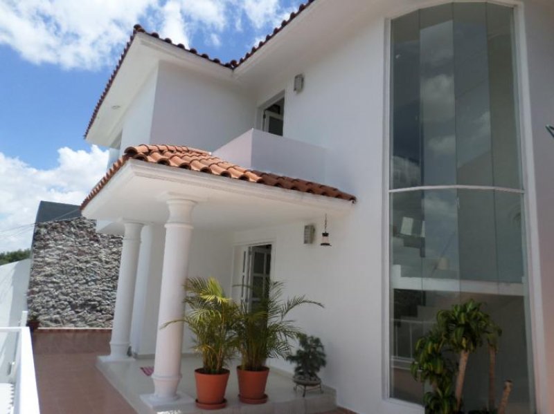 Foto Casa en Venta en Mayorazgos del Bosque, Atizapan de Zaragoza, Mexico - $ 5.800.000 - CAV213737 - BienesOnLine