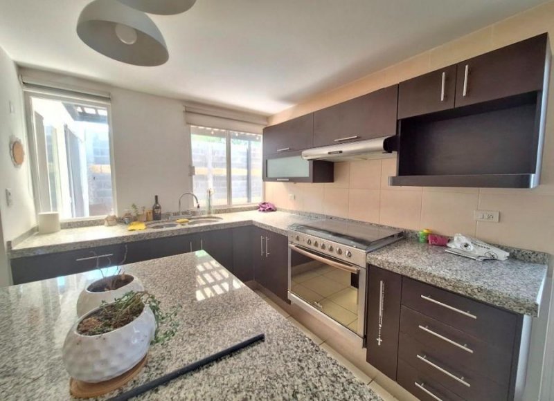 Casa en Venta en Puerta de Piedra San Luis Potosí, San Luis Potosi