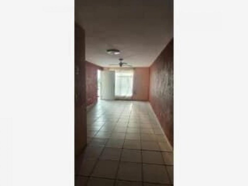 Foto Casa en Venta en Fraccionamiento Las Luces, Tlajomulco de Zúñiga, Jalisco - $ 589.000 - CAV343926 - BienesOnLine