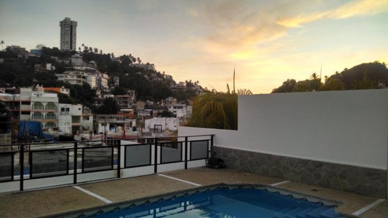 Foto Casa en Venta en LAS PLAYAS, Acapulco de Juárez, Guerrero - $ 3.700.000 - CAV235901 - BienesOnLine