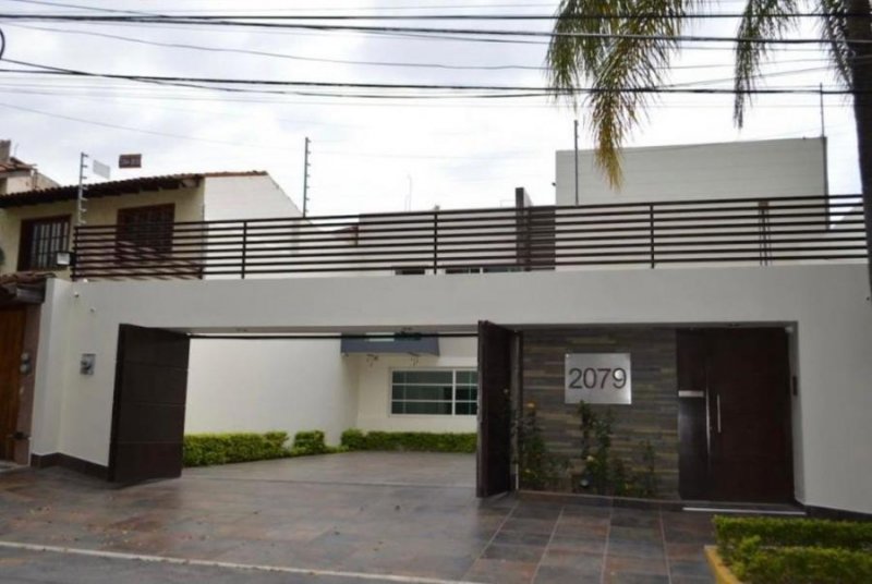 Casa en Venta en Country Club Guadalajara, Jalisco