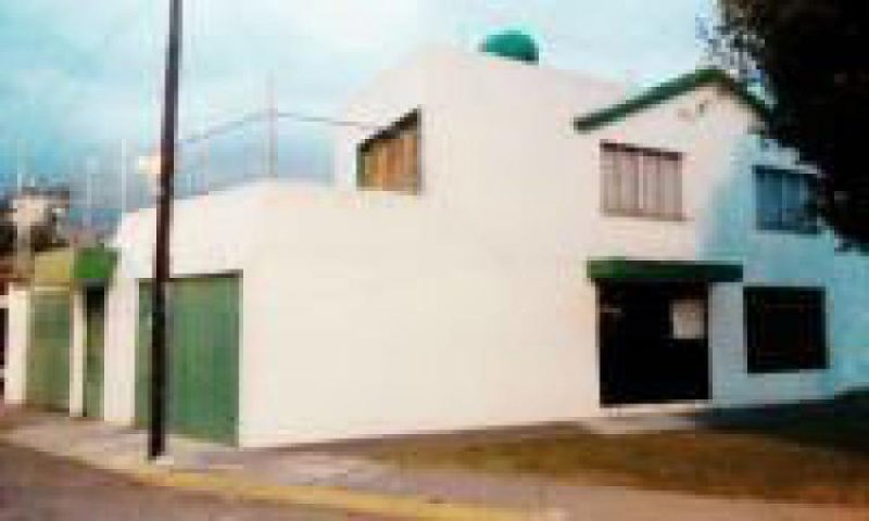 Foto Casa en Venta en JESÚS JIMÉNEZ GALLARDO, Metepec, Mexico - $ 2.000.000 - CAV144648 - BienesOnLine