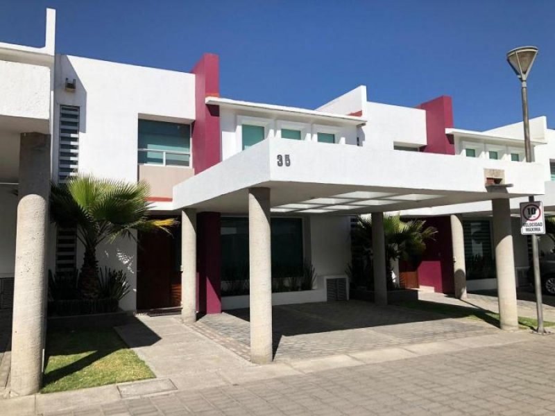 Casa en Venta en Magdalena Metepec, Mexico