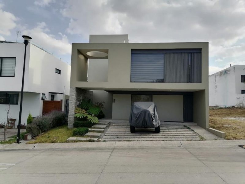 Casa en Venta en LOS ROBLES Zapopan, Jalisco