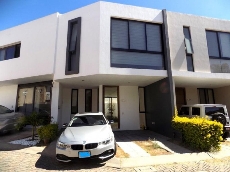 Casa en Renta en BOSQUES DEL CENTINELA Zapopan, Jalisco