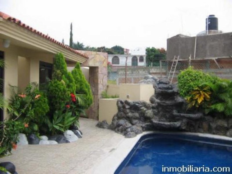 Foto Casa en Venta en BRISA, Cuernavaca, Morelos - $ 2.500.000 - CAV9393 - BienesOnLine