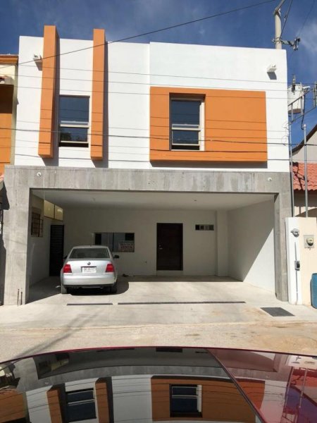 Foto Casa en Venta en LA FLORESTA, Juárez, Chihuahua - $ 2.550.000 - CAV237164 - BienesOnLine