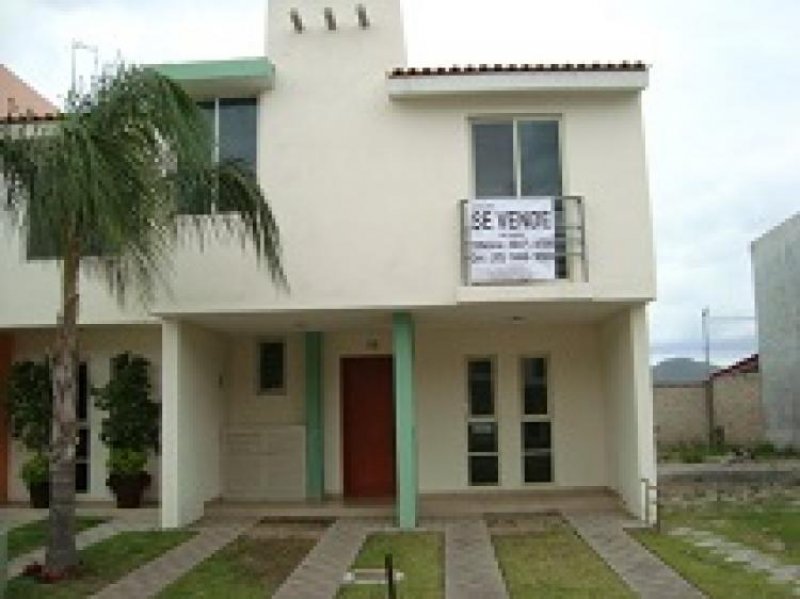 Foto Casa en Venta en camino real  colima, Tlajomulco de Zúñiga, Jalisco - $ 1.245.000 - CAV123915 - BienesOnLine