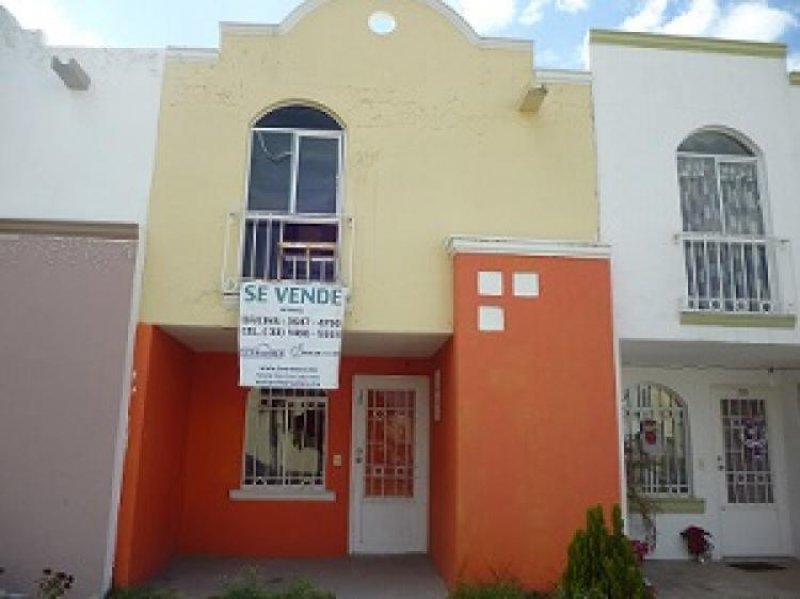 Foto Casa en Venta en jardines del eden, Tlajomulco de Zúñiga, Jalisco - $ 445.000 - CAV120512 - BienesOnLine