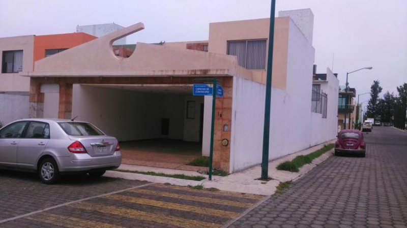 Foto Casa en Venta en Real Universidad, Morelia, Michoacan de Ocampo - $ 1.735.000 - CAV170193 - BienesOnLine