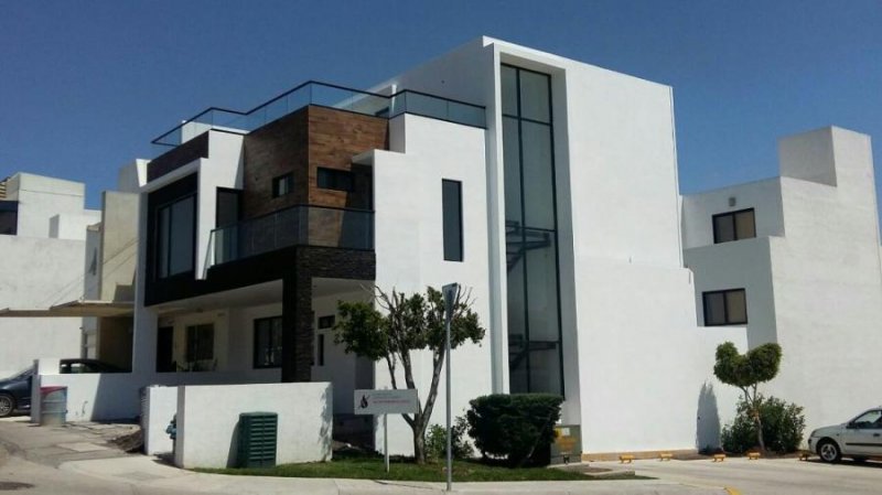 Foto Casa en Venta en Milenio, Santiago de Querétaro, Queretaro Arteaga - $ 4.400.000 - CAV322835 - BienesOnLine