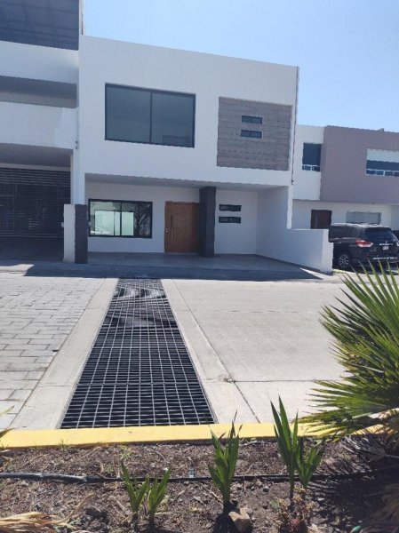 Foto Casa en Venta en Milenio, Santiago de Querétaro, Queretaro Arteaga - $ 5.180.000 - CAV323038 - BienesOnLine