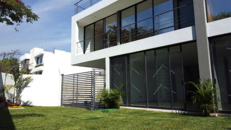 Foto Casa en Venta en LOS VOLCANES, Cuernavaca, Morelos - $ 4.200.000 - CAV148900 - BienesOnLine