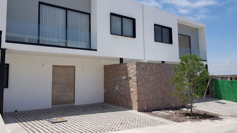 Foto Casa en Venta en El Condado Corregidora, Santiago de Querétaro, Queretaro Arteaga - $ 2.300.000 - CAV263145 - BienesOnLine