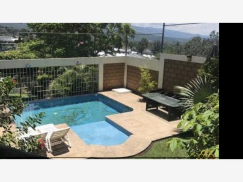 Casa en Venta en Lomas de Tzompantle Cuernavaca, Morelos