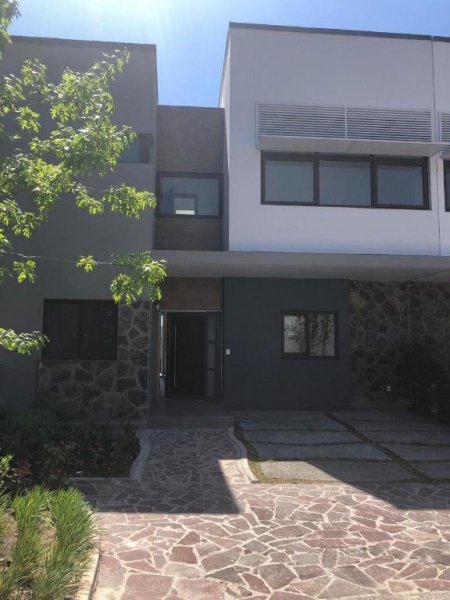 Foto Casa en Renta en FRACCIONAMIENTO ALTOZANO, Santiago de Querétaro, Queretaro Arteaga - $ 23.000 - CAR248605 - BienesOnLine