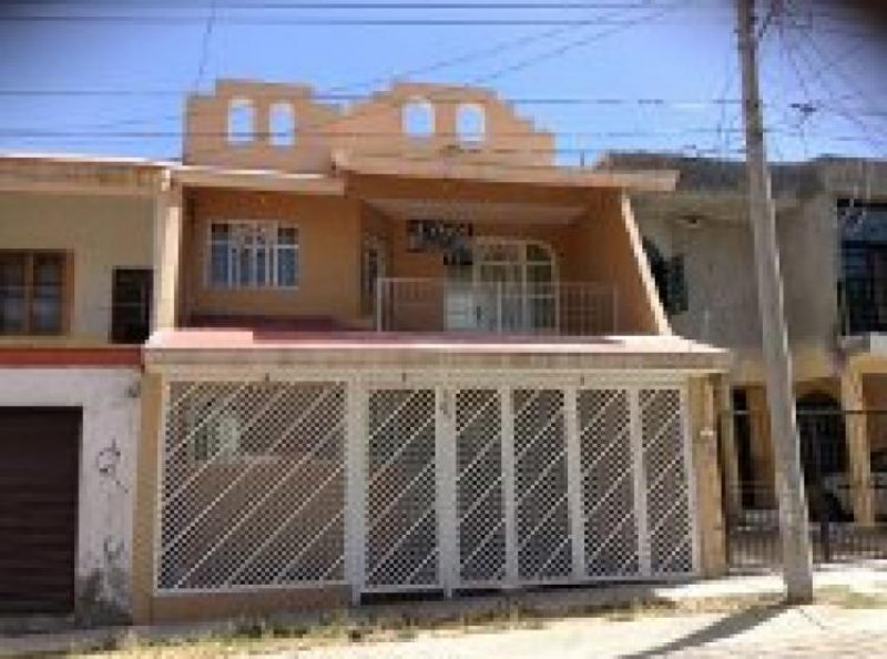 Foto Casa en Venta en la soledad, Tlaquepaque, Jalisco - $ 1.600.000 - CAV124670 - BienesOnLine