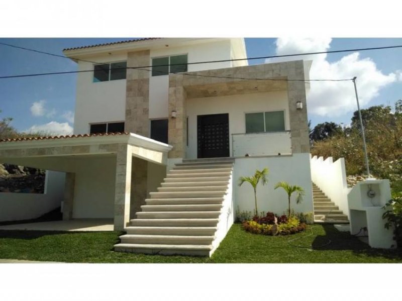 Foto Casa en Venta en Lomas de Cocoyoc, Fraccionamiento Lomas de Cocoyoc, Morelos - $ 4.050.000 - CAV137267 - BienesOnLine