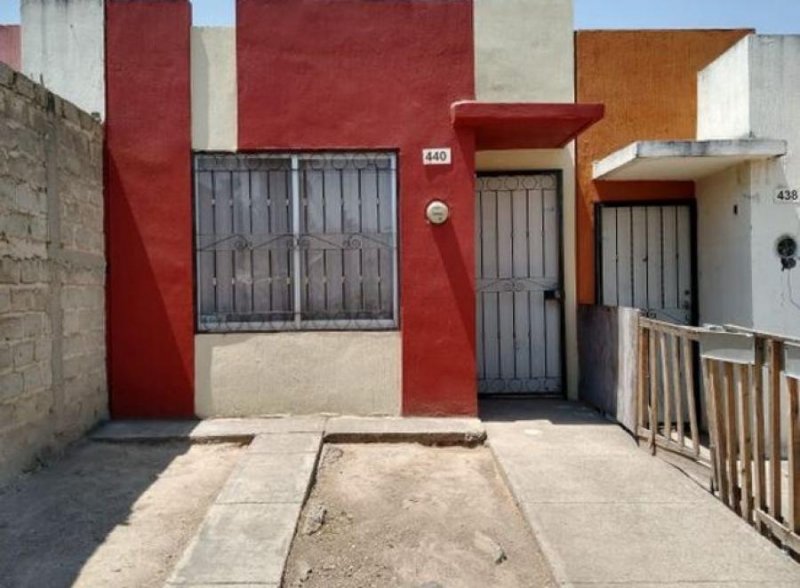 Foto Casa en Venta en Las Luces, Tlajomulco de Zúñiga, Jalisco - $ 685.000 - CAV350470 - BienesOnLine