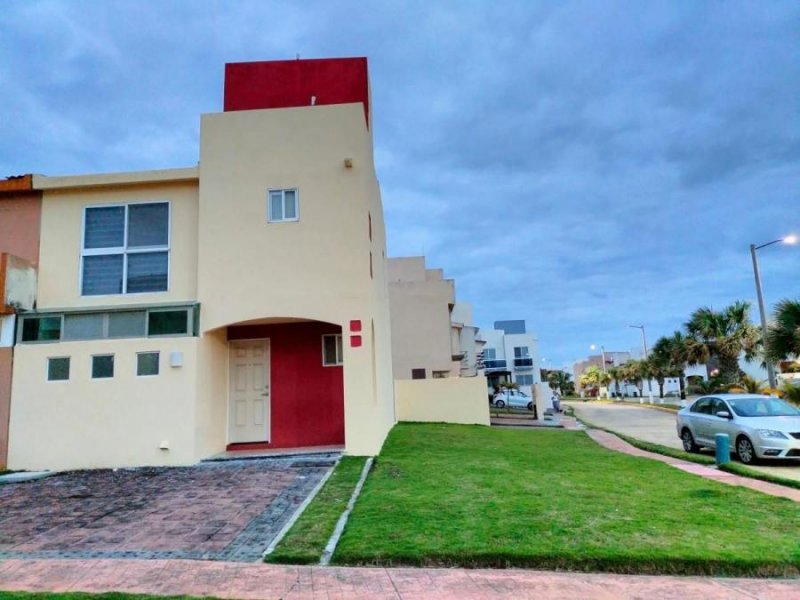 Foto Casa en Venta en Playa Dorada, Veracruz, Veracruz - $ 2.650.000 - CAV352750 - BienesOnLine