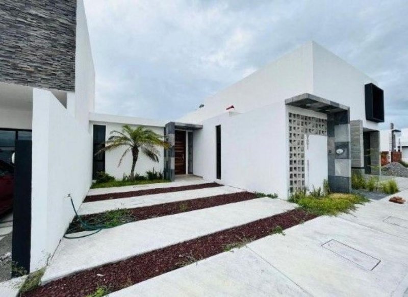 Casa en Venta en Lomas de La Rioja Alvarado, Veracruz