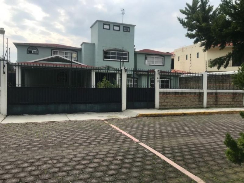 Casa en Venta en Amarena Metepec, Mexico