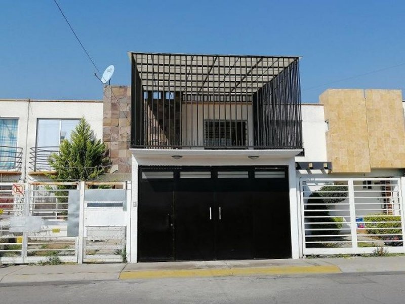 Foto Casa en Venta en BOSQUE DE LOS CIPRESES, LOS HEROES TECAMAC, Tecámac de Felipe Villanueva, Mexico - $ 1.100.000 - CAV275124 - BienesOnLine