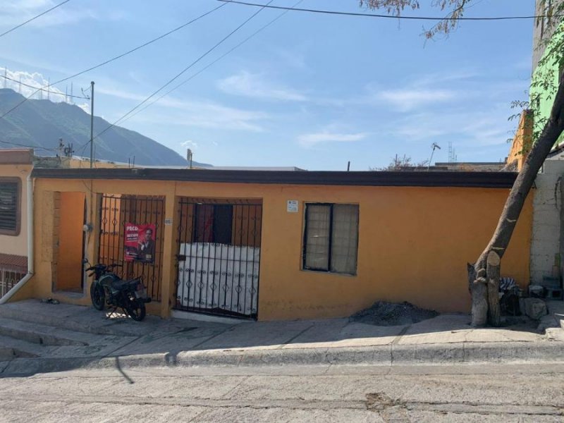 Casa en Venta en Burócratas Municipales Monterrey, Nuevo Leon