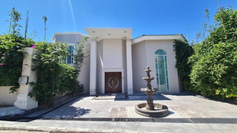 Casa en Venta en PUERTA DE HIERRO Guadalajara, Jalisco