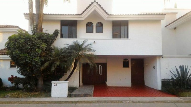 CASA EN VENTA CONDOMINIO MALAGA PARQUE DE LA CASTELLANA ZAPOPAN