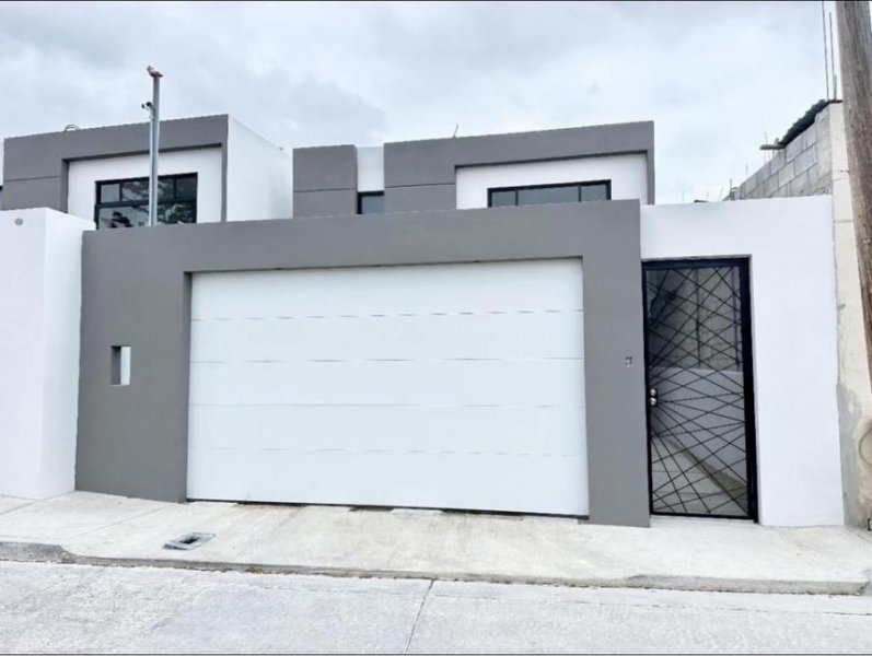 Casa en Venta en Priv. Gómez 16-4, Col Buena Vista, Sepanal, 22415  Tijuana, Baja California